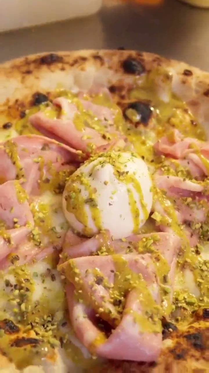 Positano, pizzería napolitana en el Eixample de Barcelona — ilustración del pueblo de la Costa Amalfitana